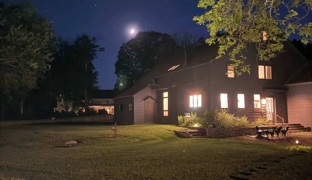 Designer Barn House, Heated Pool & Hudson River