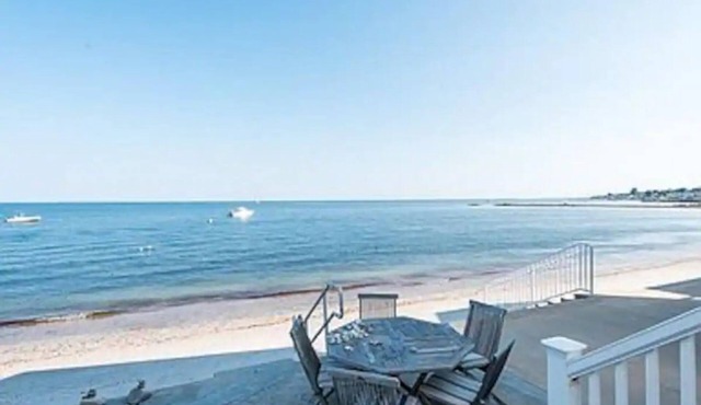 Direct Oceanfront pristine home, Niantic Bay, Views,sunrises, beach w/patio