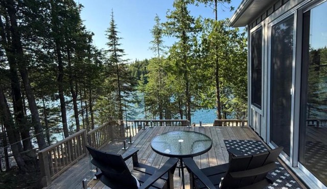 Dock 124 - Adults Only, Waterfront B&B in Tobermory