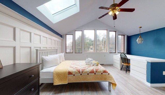 Dog-friendly home near the beach with central AC, fast WiFi, and washer/dryer