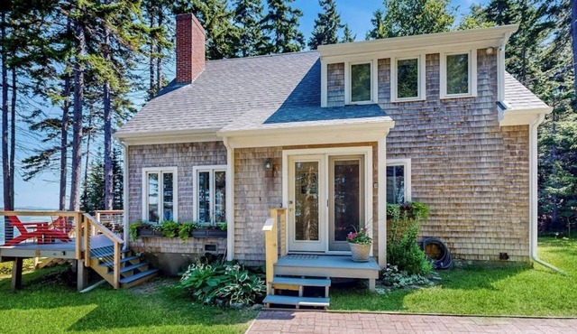 Dog-friendly, waterfront home on St. George River with shore access, great views