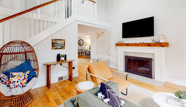 Double Nubble Beachhouse | Nautical-themed house in York with a private pool