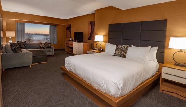 DoubleTree by Hilton Hotel Niagara Falls New York