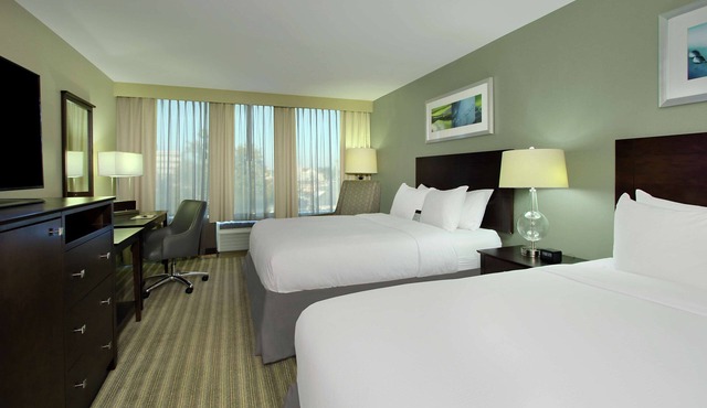 DoubleTree by Hilton Hotel Newark Ohio in Newark
