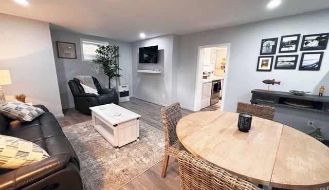 Downstairs APT, pet-friendly, firepit, close to ACADIA & Bass Harbor Lighthouse!