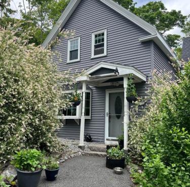 Downtown Boothbay Harbor, 2-Story Cottage