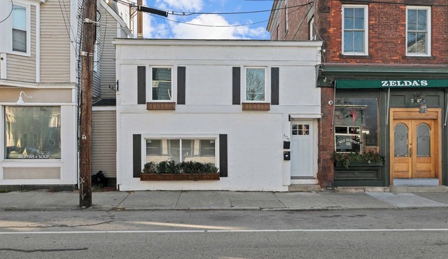 Downtown Newport Escape on Coveted Thames Street