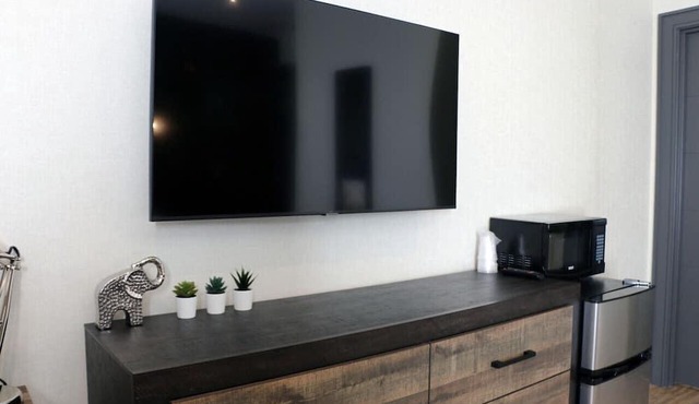 Dream Suites Boutique Hotel - Private room in Mississauga
