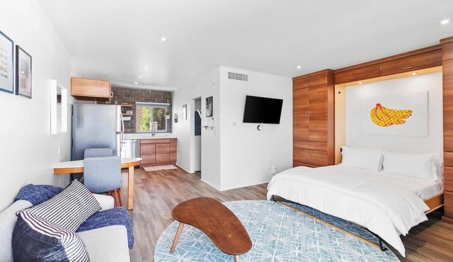 DTPH Mid Century Studio w/Pool & Parking in Phoenix