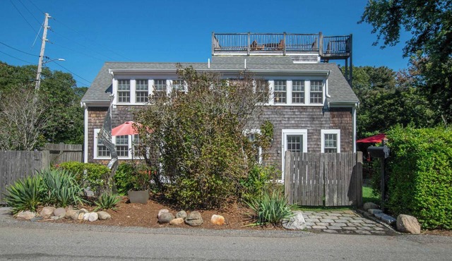 East End Condo w/Beach Access!
