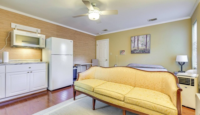 Eastern Shore Golf Studio, Close to Hospitals! in Daphne