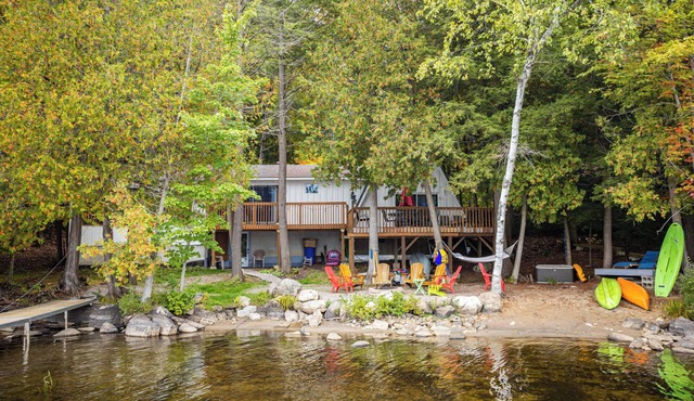 Echo Lake Retreat, 5 BDRMS, Water Toys!