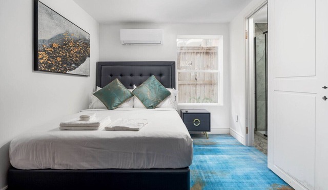Elite Double room with Sofa; Boutique Hotel Trinity Bellwoods, Downtown Toronto