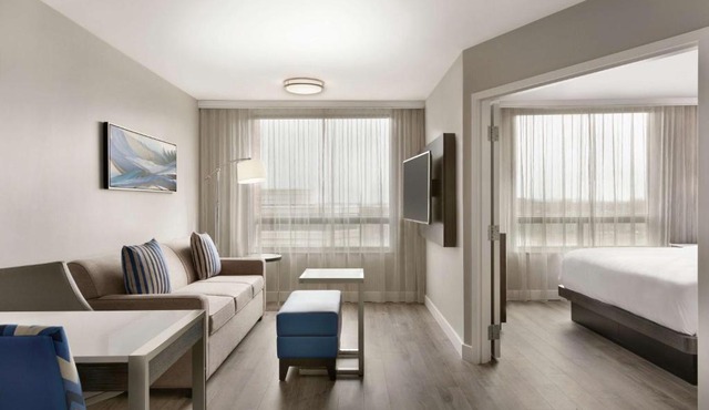Embassy Suites By Hilton Montreal Airport