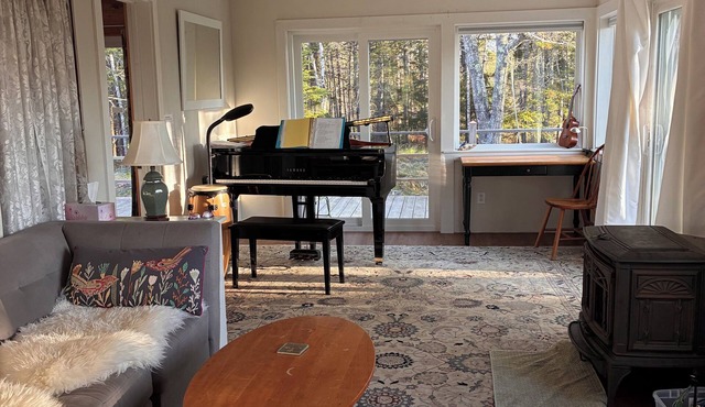 Enchanting 1-bedroom house with AC in charming Islesboro