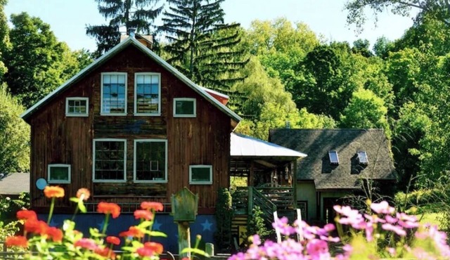 Enjoy the ambiance of the Spirit Horse Farm just 1 mile from the town of Kent CT