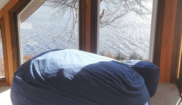 Enjoyyourstay Lakefront, Gorgeous Views Hot Tub Firepit AC Kayaks Paddle board