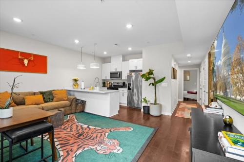 Entire DC House 2BR 2BA Fire Pit Free Parking Near Capitol Hill
