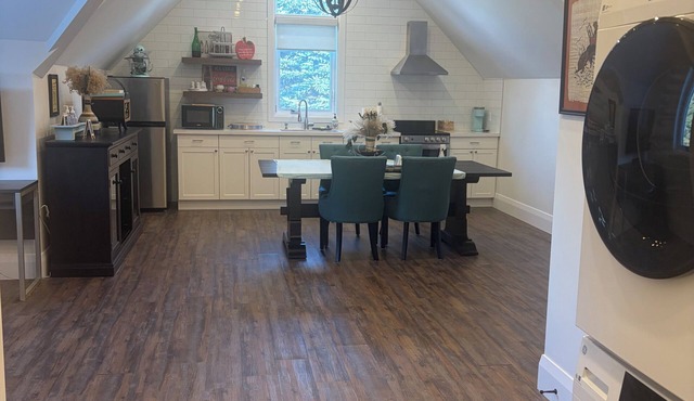 Entire private 1 bedroom apartment in Alton ont. A place to relax, pet friendly
