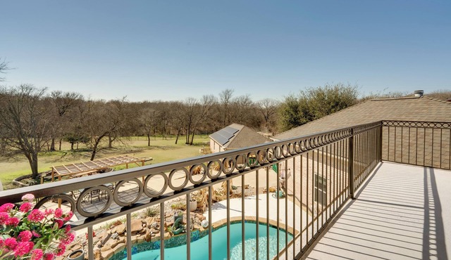 Explore Cedar Hill State Park! Apt w/Pool Access in Cedar Hill