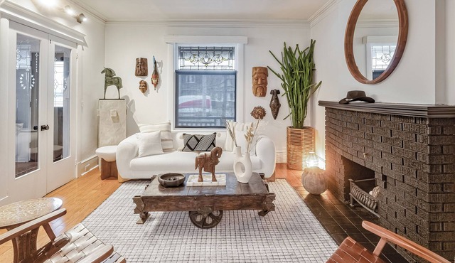 Exquisite Vintage Hotel - Steps to Downtown in Toronto