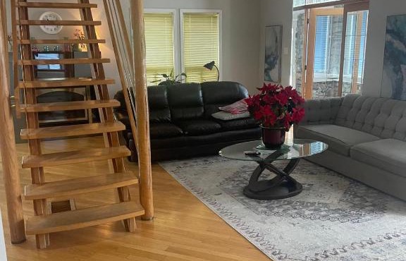 Extremely Cheap Room in Best Area 24x7 Checkin in Pickering