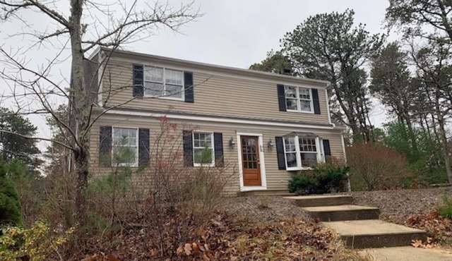 Fabulous 6-bedroom 3 bath house w swimming pool, Pool House near 1st Encounter.