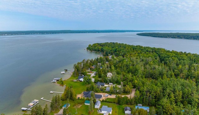 Fall Hikes & Fire Pit: Pet-Friendly MI Retreat in Indian River
