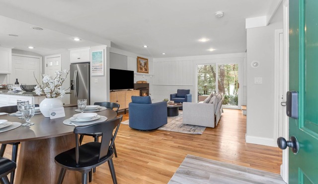 Falmouth Family Home: Beach, Fire Pit & Games!