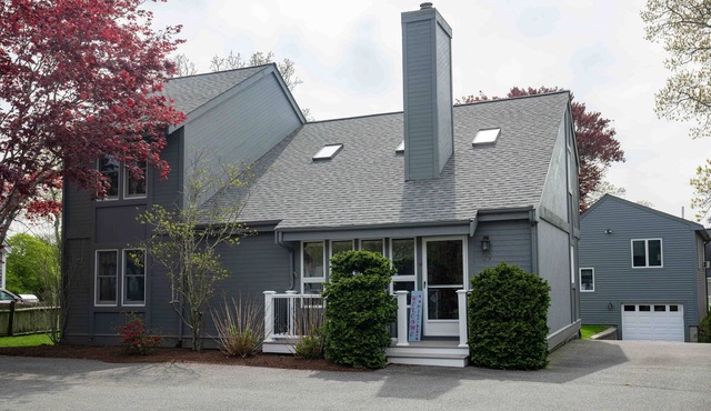 Falmouth Heights, Groups attending weddings, Perfect for Cape Cod Marathon