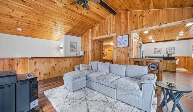 Family Cabin Minutes to Gunstock & Lake Winnipesaukee