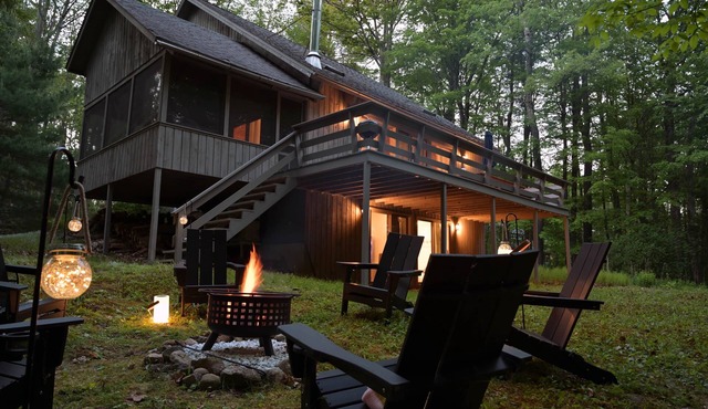 Family Cabin w/Climbing Wall, Games. Near Great Barrington, Butternut, Lakes