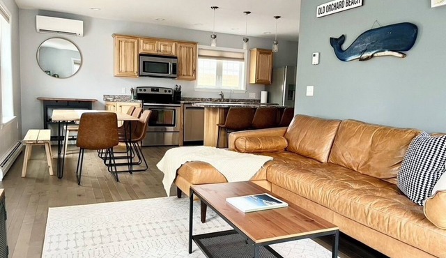 Family friendly and dog welcoming home, minutes from the beach in Old Orchard!