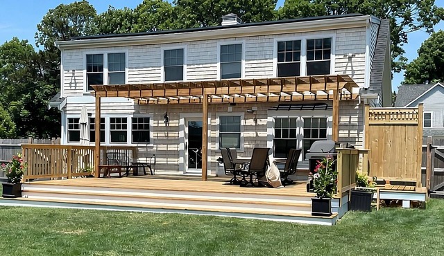 Family-Friendly Cape Retreat, Huge Fenced Yard, Fire Pit, Minutes to Beaches