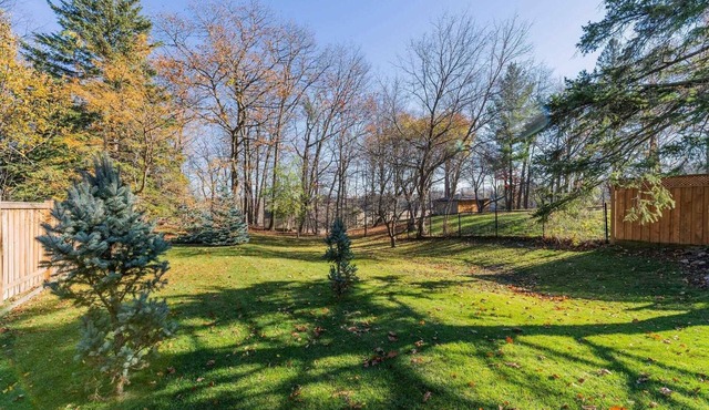 Family-sized lower unit w/firepit, close to great hiking trails.