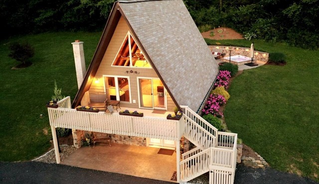 Fantastic A-Frame Cabin for a Couples' Getaway near Robesonia, Pennsylvania