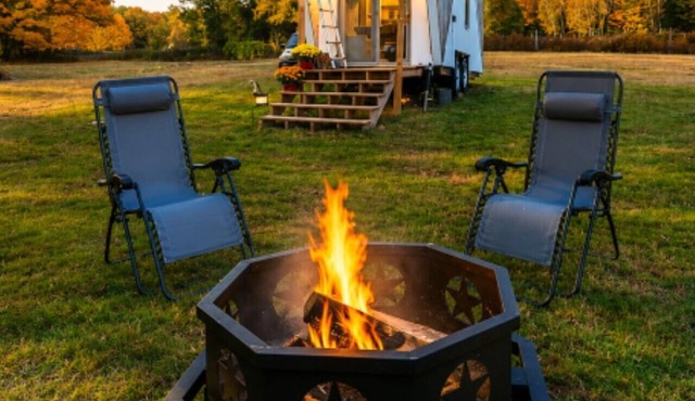Farm Stay Tiny Home| Fire Pit | Lakes Region