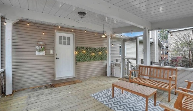 Farmhouse Cottage Feel near the City