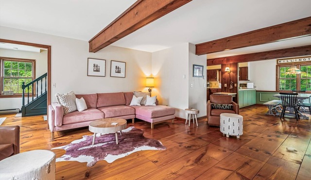 Fern and Fox Chalet, newly renovated pet friendly secluded and private perfect family vacation home with Pool and Gym access The Killington golf course and Green Mountain National Golf Course are just a few minutes from this location. 3 Free Day Pass