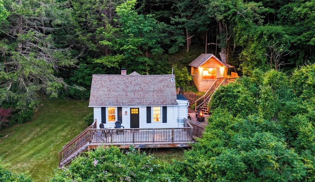 Firepit + Valley-View Deck | Creek + Valley Views + Slopes | Creekside Cabin in Lexington
