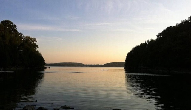 Fishing Cabin on Mallets Bay