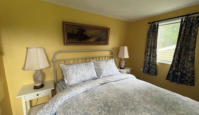 For nature lovers: Charming 2-bedroom farmhouse in beautiful Lanesborough, MA