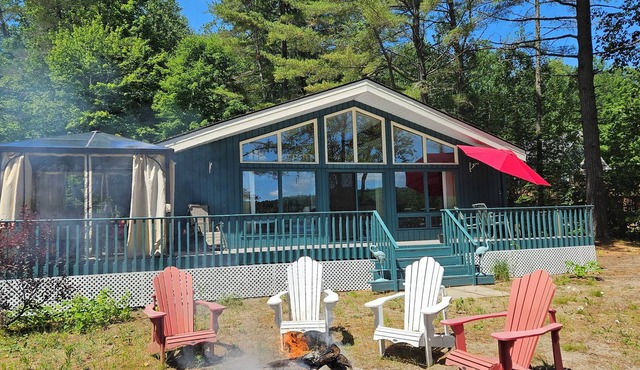 Four Season Lakehouse with beautiful views and crystal clear water.
