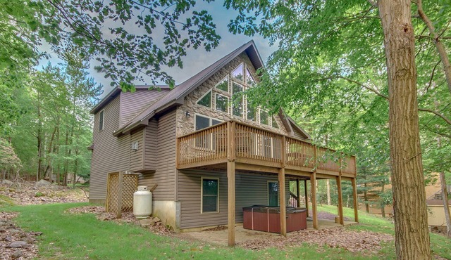 "Four Seasons" Near Lake/ Beach Access, Grill, Hot Tub, Pool Table
