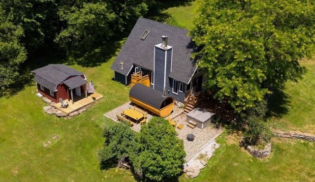 Fox Meadow Chalet Cozy A-Frame w/Hot Tub & Sauna