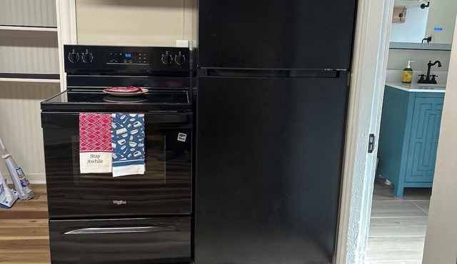 Free coffee and tea +Close to casinos+bus stop+downtown+marina