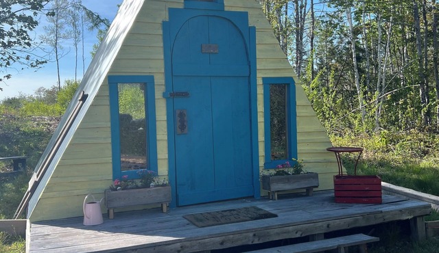 French Tiny A-Frame Cottage Off Grid-1hr15min From Acadia/Bar Harbor in Columbia Falls