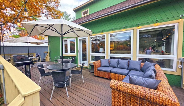 Fun & Spacious Vacation Home w/Lots of Amenities!