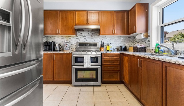 Furnished 3BR Spacious Monthly Stays Near NOTL