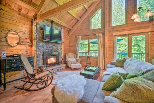 Game Room & Hot Tub: Pet-Friendly Mount Snow Gem